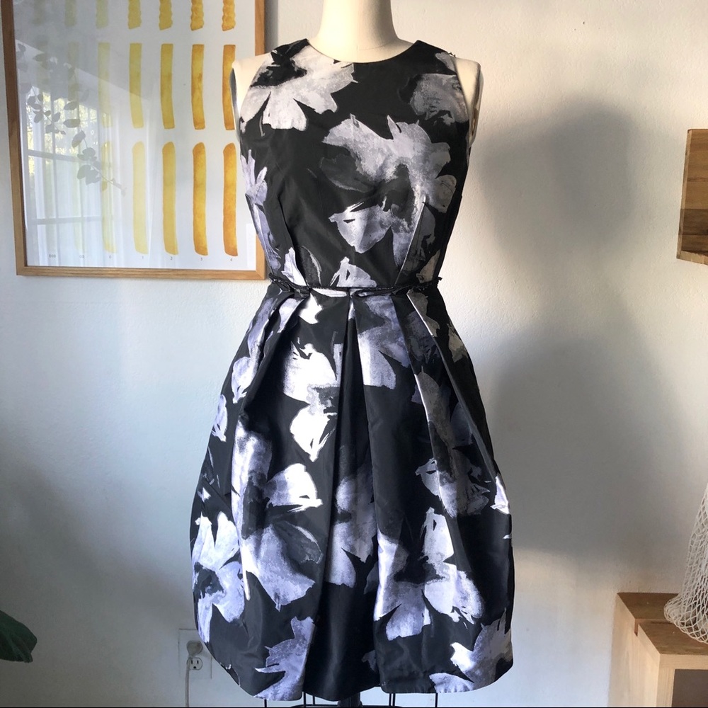 Carmen Marc Valvo Black and Silver Floral Dress 4